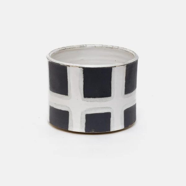 Black Windows Pot
