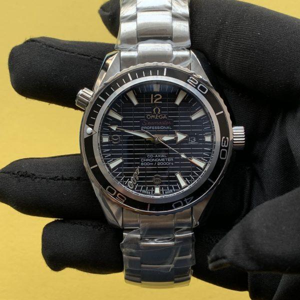 Omega Seamaster Diver 300M 42mm 007 Edition Black Dial Men's Watch Mesh Band